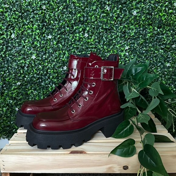 Urban Outfitters Cooperative Tania Buckled Boots - Picture 2 of 6